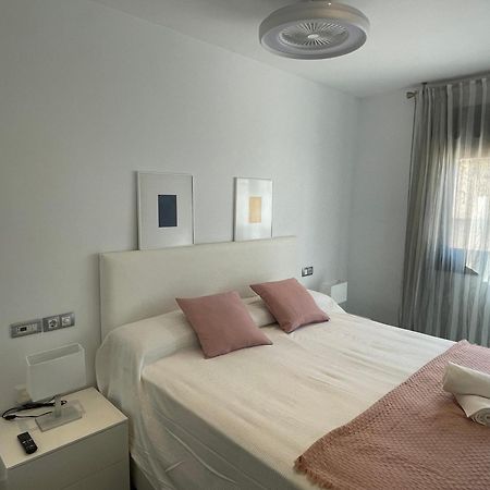Moderno Apartamento Con Plaza De Garaje En Pleno Centro De Almería Extérieur photo