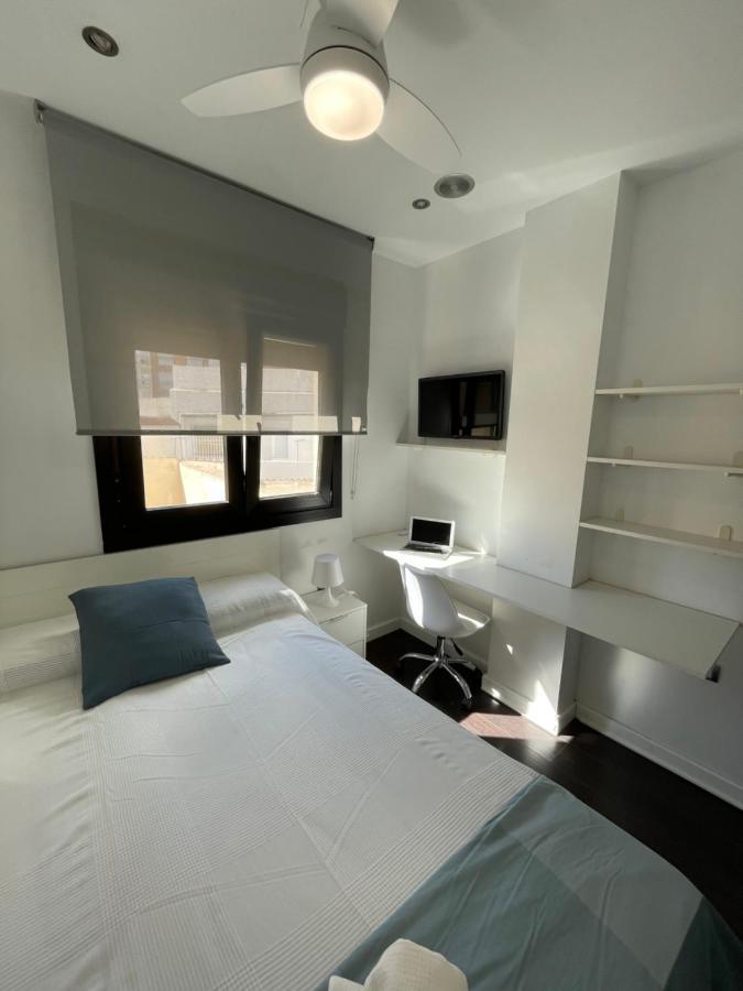 Moderno Apartamento Con Plaza De Garaje En Pleno Centro De Almería Extérieur photo