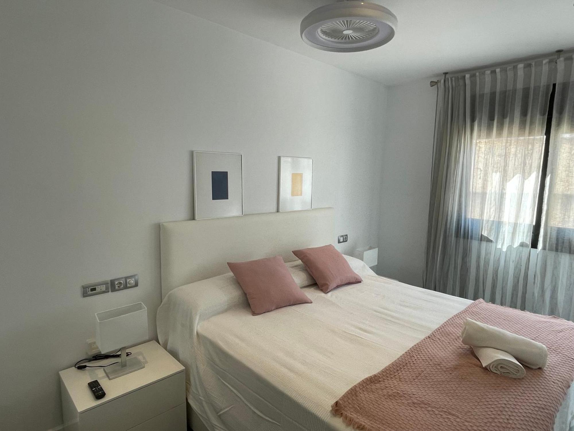 Moderno Apartamento Con Plaza De Garaje En Pleno Centro De Almería Extérieur photo