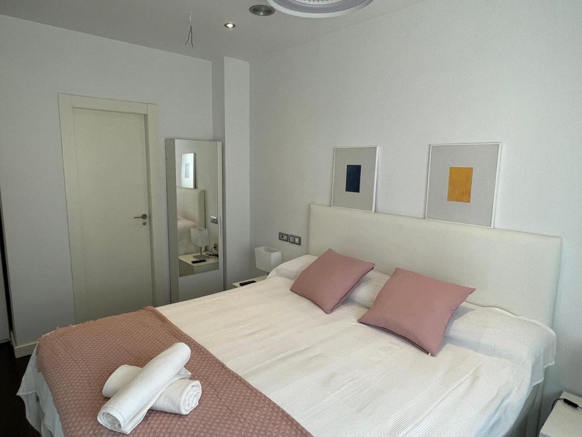 Moderno Apartamento Con Plaza De Garaje En Pleno Centro De Almería Extérieur photo