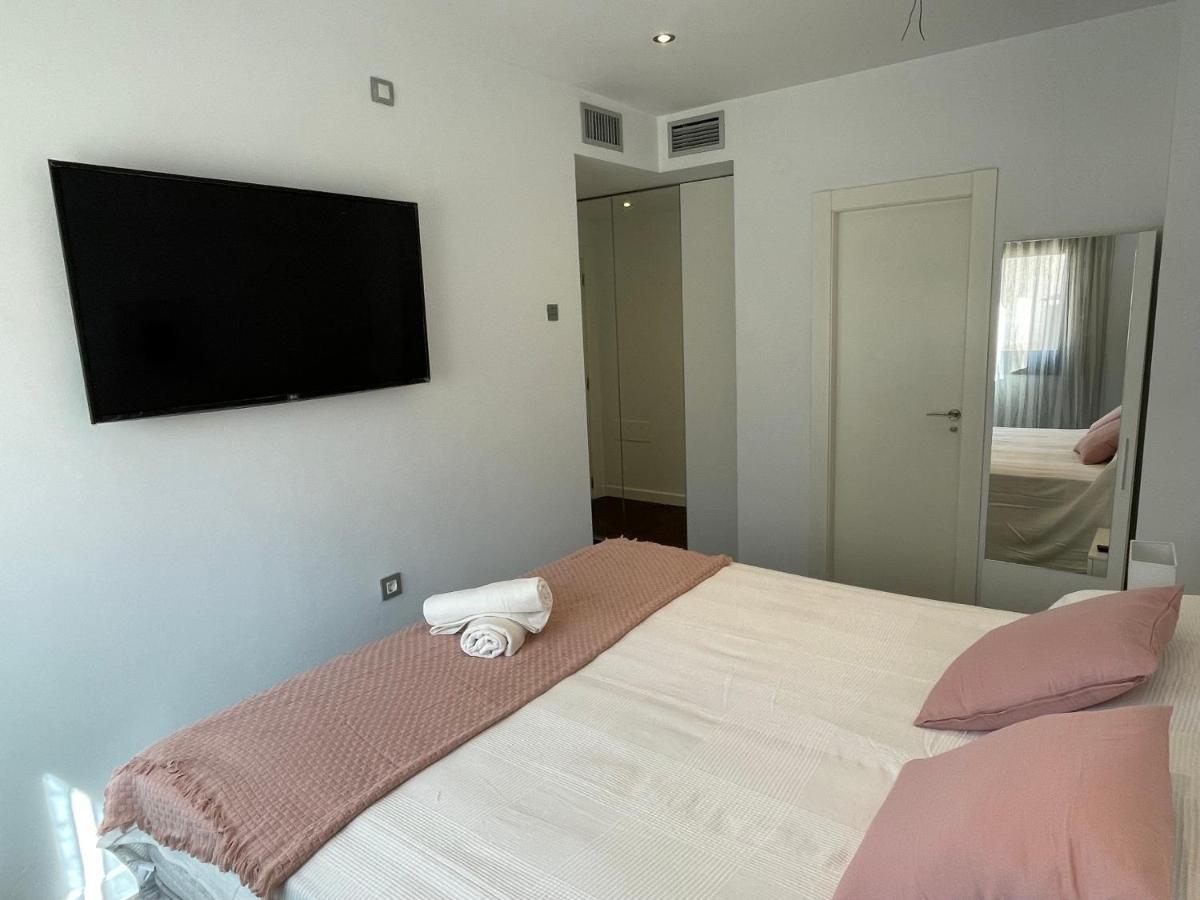 Moderno Apartamento Con Plaza De Garaje En Pleno Centro De Almería Extérieur photo