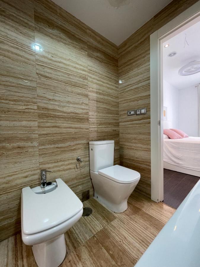Moderno Apartamento Con Plaza De Garaje En Pleno Centro De Almería Extérieur photo