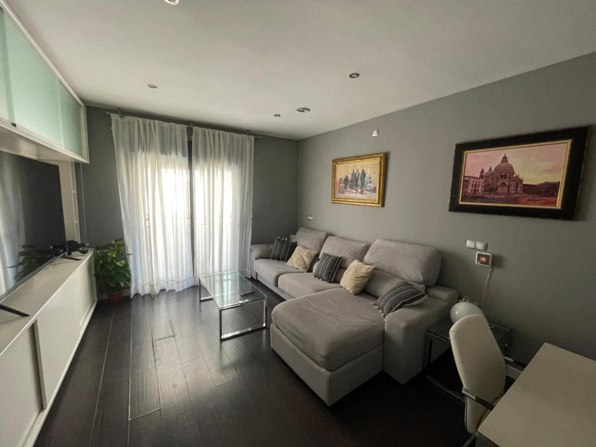 Moderno Apartamento Con Plaza De Garaje En Pleno Centro De Almería Extérieur photo